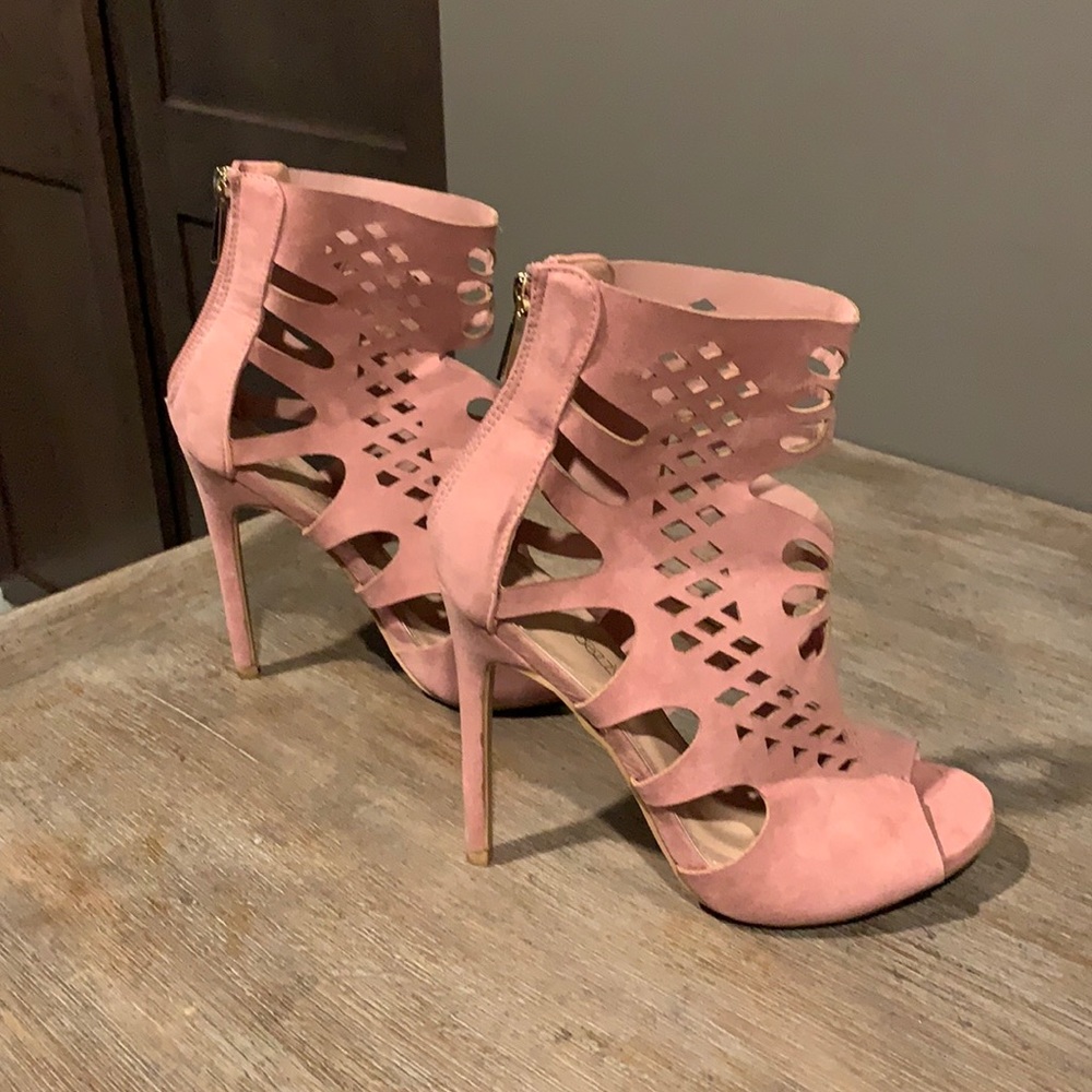 👠👠SHOEDAZZLE rose colored 5” stiletto heals.👠👠